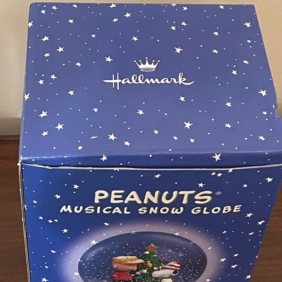 Peanuts Snoopy and Charlie Brown Hallmark 50 Years Musical Snow Globe 19… - Picture 5 of 8